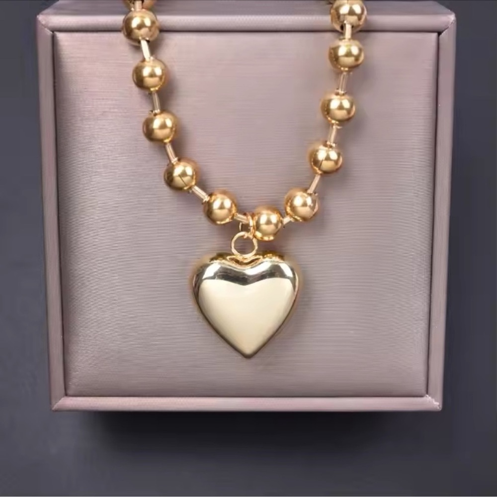 NWT Stainless Steel Hip Hop Big Heart Pendant Necklace in Gold
